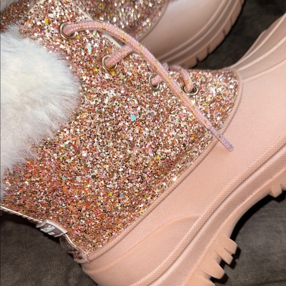 London Fog Sparkly Pink Winter Boots with Faux Fur Lining - Picture 4 of 9